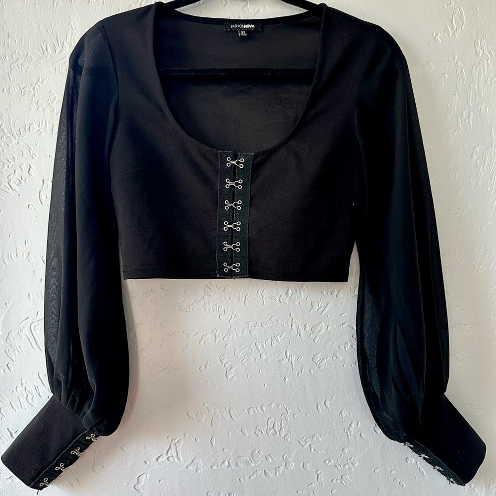 SOLD Black Cropped Fitted Blouse